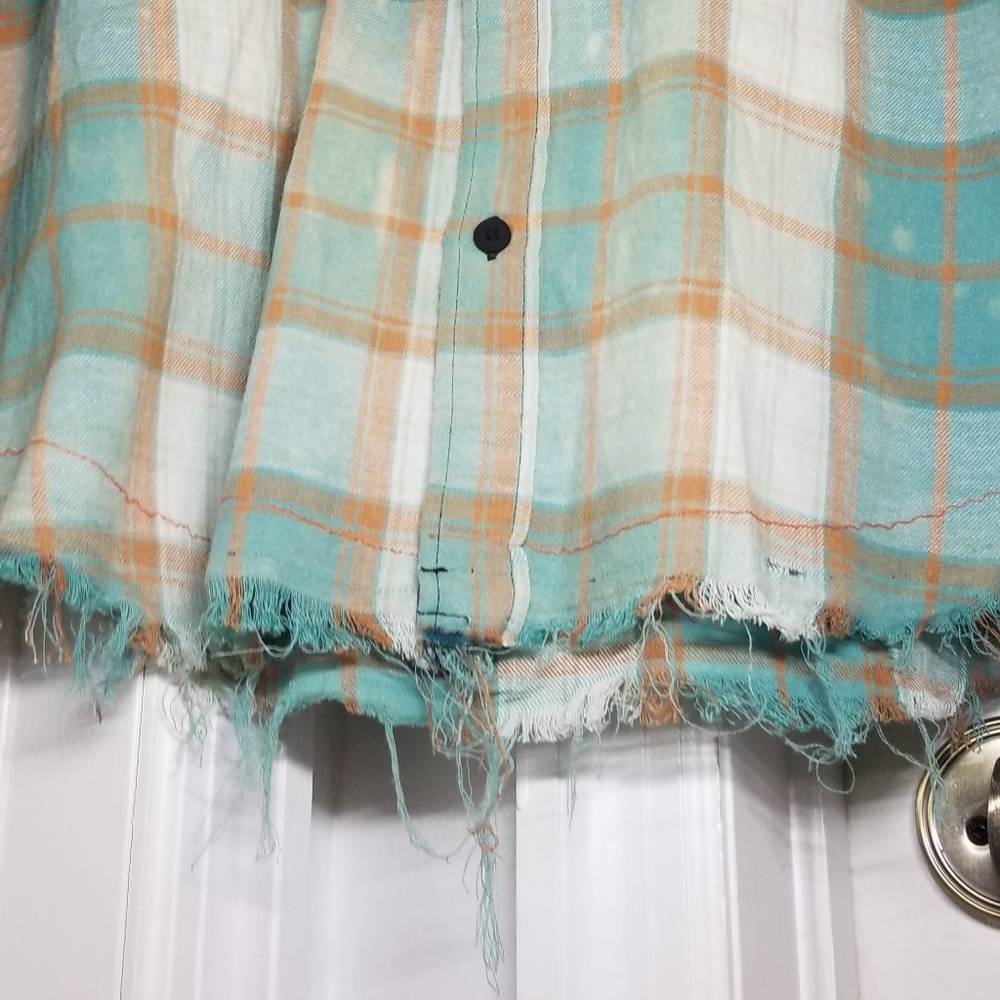 Distressed flannel - Picture 2 of 4